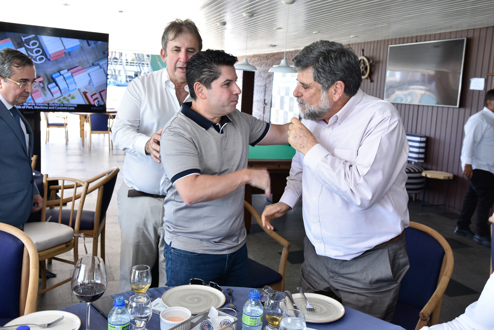 Paulo Regis Botelho, Pompeu Vasconcelos E Caputo Bastos (2)