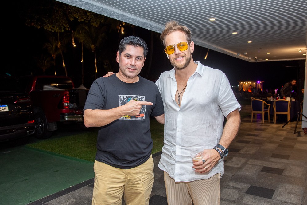 Pompeu Vasconcelos E Thiago Camargo