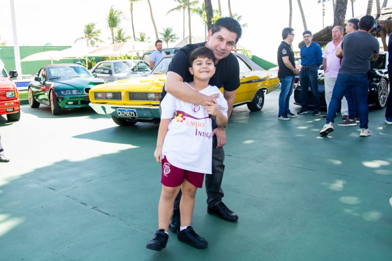 Aficionados por velocidade - Iate Clube de Fortaleza é palco do encontro de celebração dos 10 anos do Grupo Viaturas