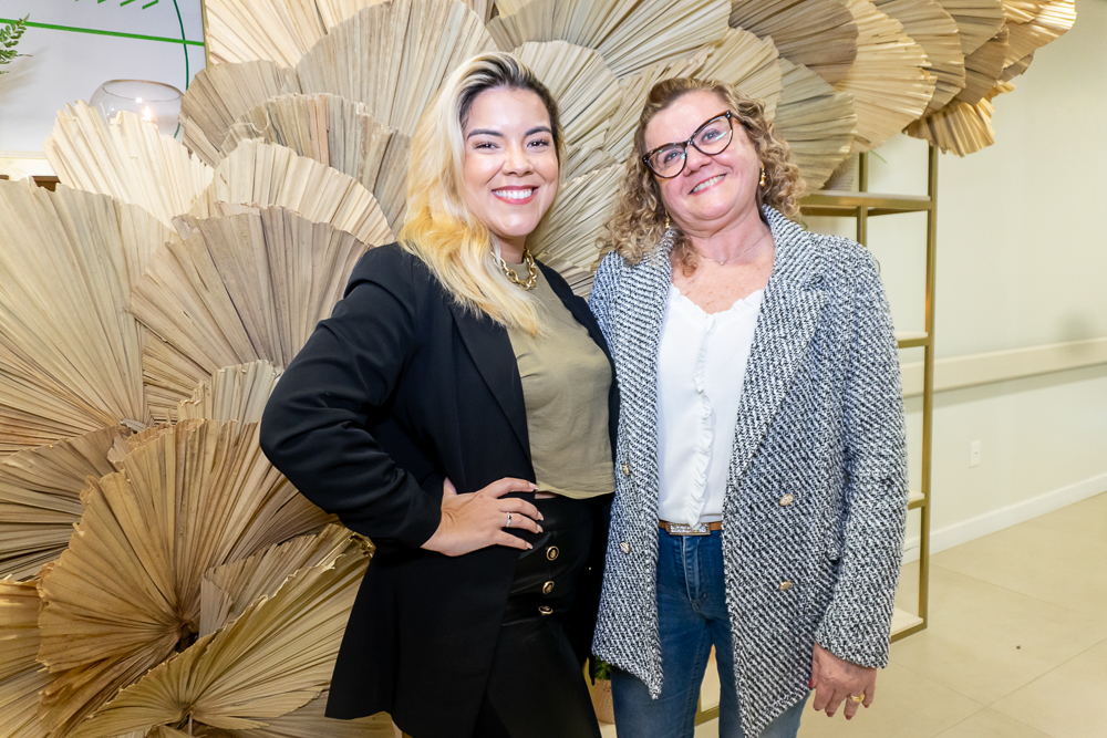 Roberta Ribeiro E Ionise Araújo
