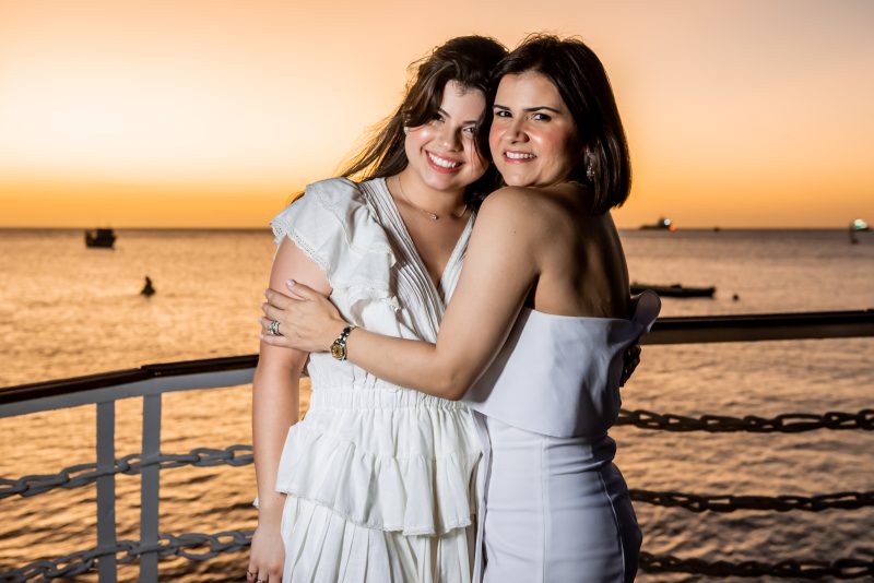 Sunset Party - Sarah Brígido esbanja alegria e alto astral em sua festa de aniversário no Iate Clube