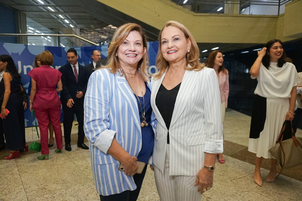 Silvana Aguiar E Lenise Queiroz Rocha