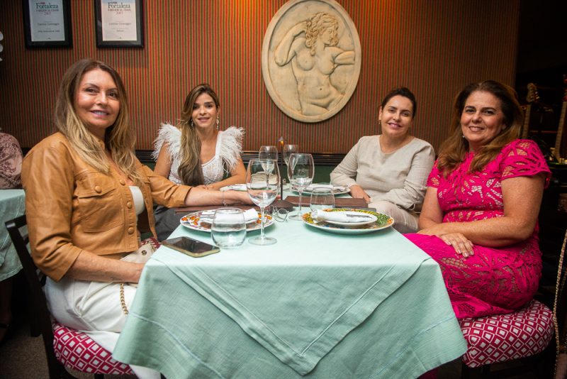 Homenagem especial - Giovana Bezerra realiza tributo a Rita Lee e dá um show de interpretação no palco do Caravaggio