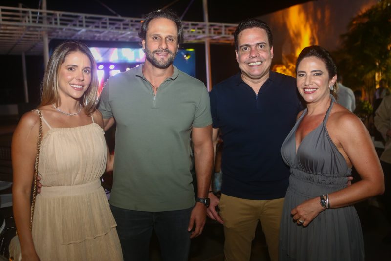 sessão parabéns - Fabiano Barreira comemora seu aniversário rodeado de amigos e familiares