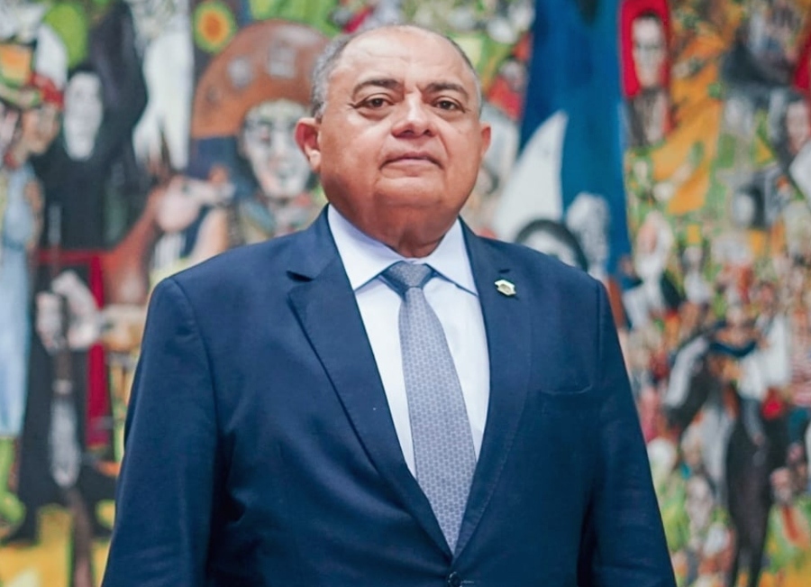 Teodoro Silva Santos tem uma vida dedicada ao aprender e ensinar na Unifor