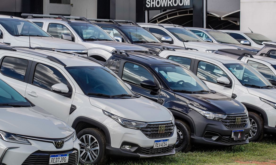 Governo destina mais R$ 300 milhões para a compra de carros