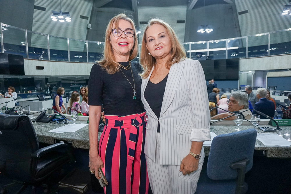 Venusia Ribeiro E Lenise Queiroz Rocha