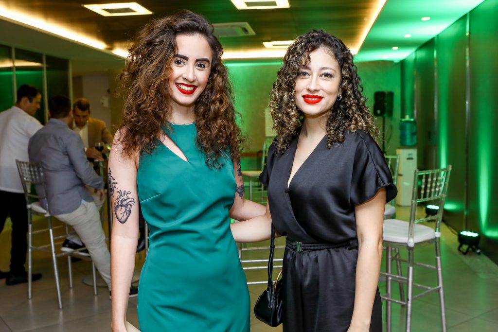 Vithoria Raulino E Fernanda Azevedo