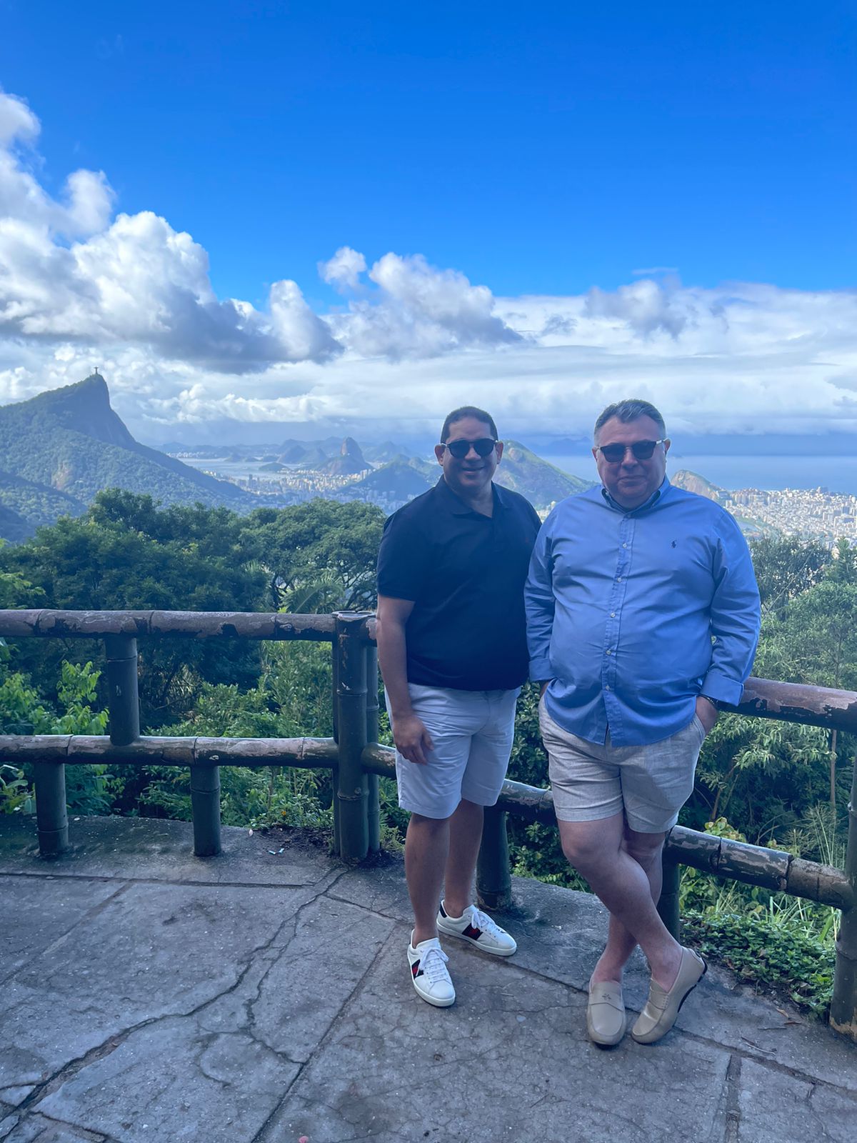 André Monte e Alexandre Pitta aterrissam no Rio de Janeiro para escapar da rotina