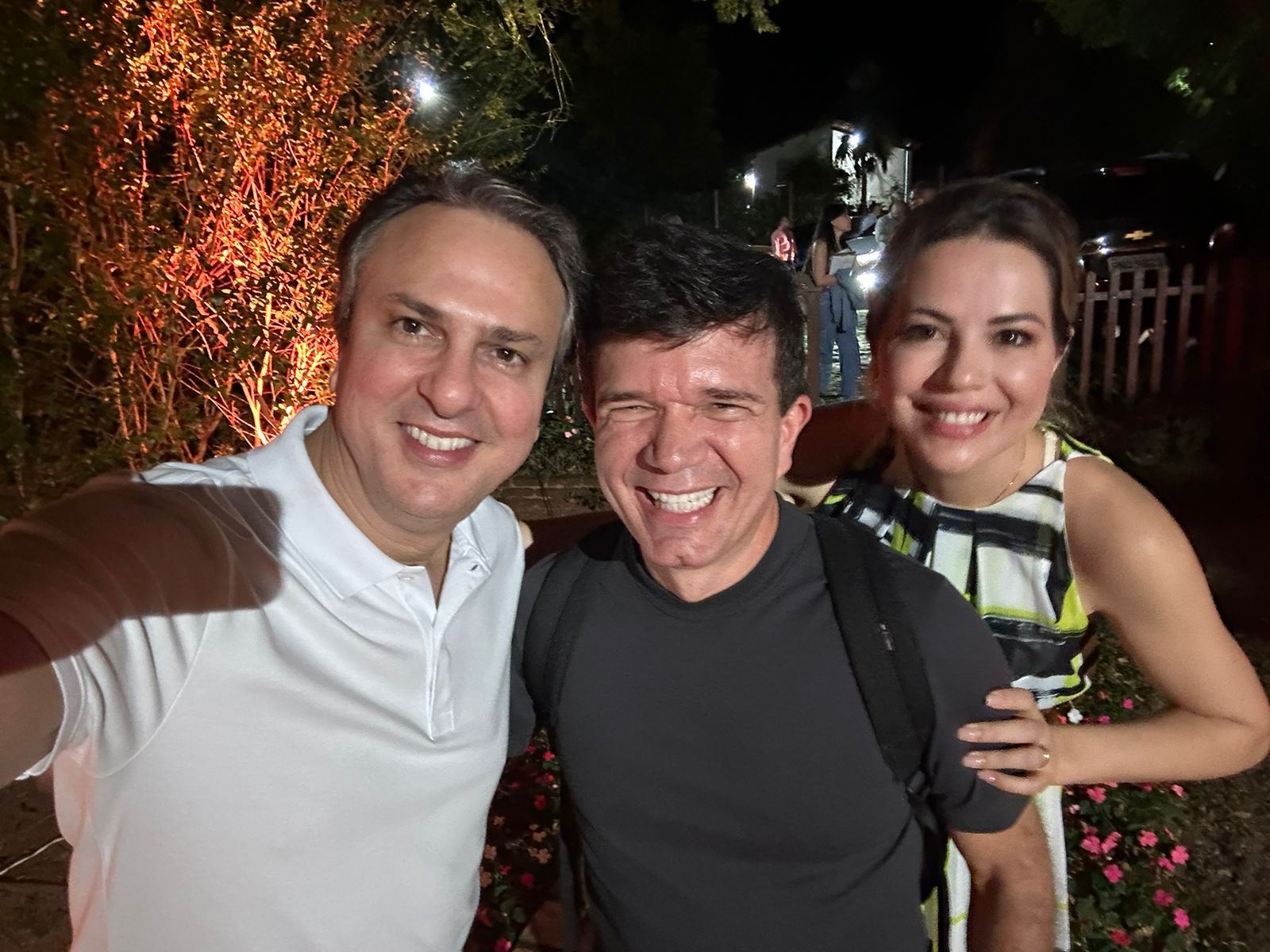 Presença de Waldonys dá um brilho extra à celebração de aniversário do ministro Camilo Santana Presença de Waldonys dá um brilho extra à celebração de aniversário do ministro Camilo Santana