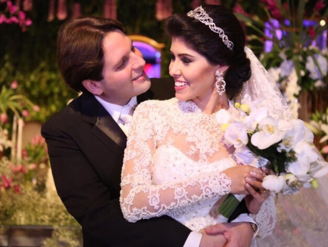 Flávia Laprovitera e Daniel Otoch celebram 8 anos de união e publicam carinhosas declarações nas redes sociais Flávia Laprovitera e Daniel Otoch celebram 8 anos de união e publicam carinhosas declarações nas redes sociais