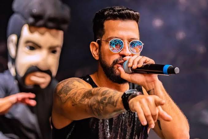 House e funk na praia: Dennis DJ e Cat Dealers farão o show Topless Beach Party em Fortaleza