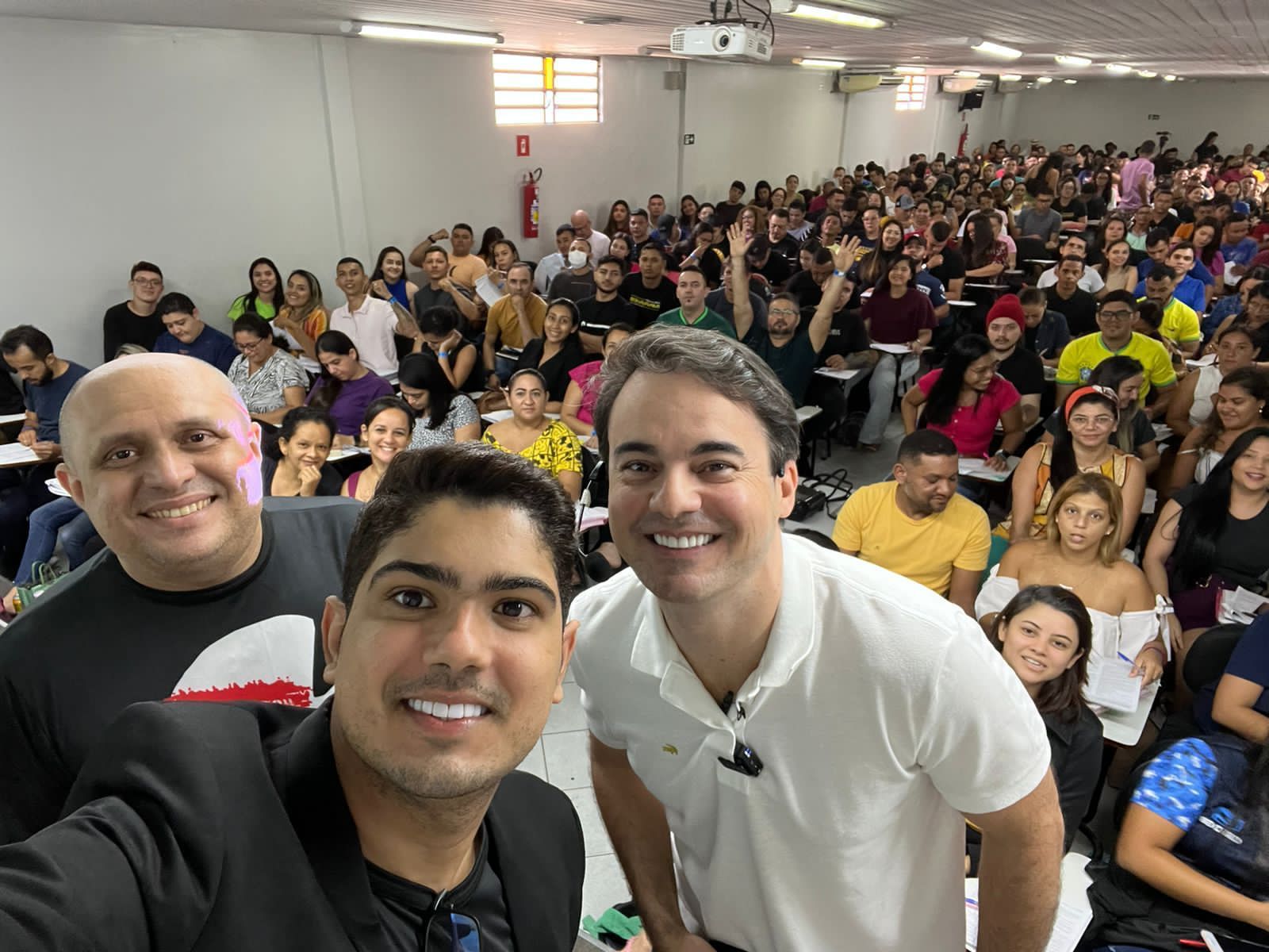 Capitão Wagner lidera aulão solidário com mais de 1000 alunos preparatório para concurso em Fortaleza