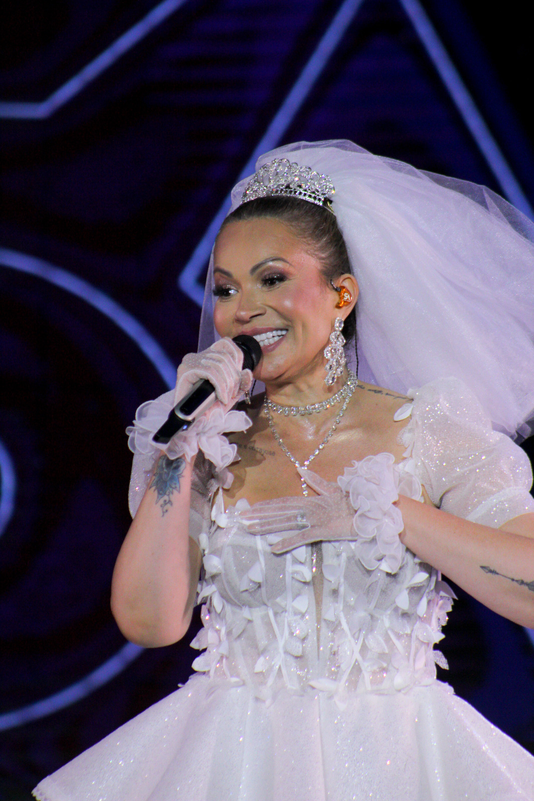 Solange Almeida é a cantora com maior agenda de shows no período junino