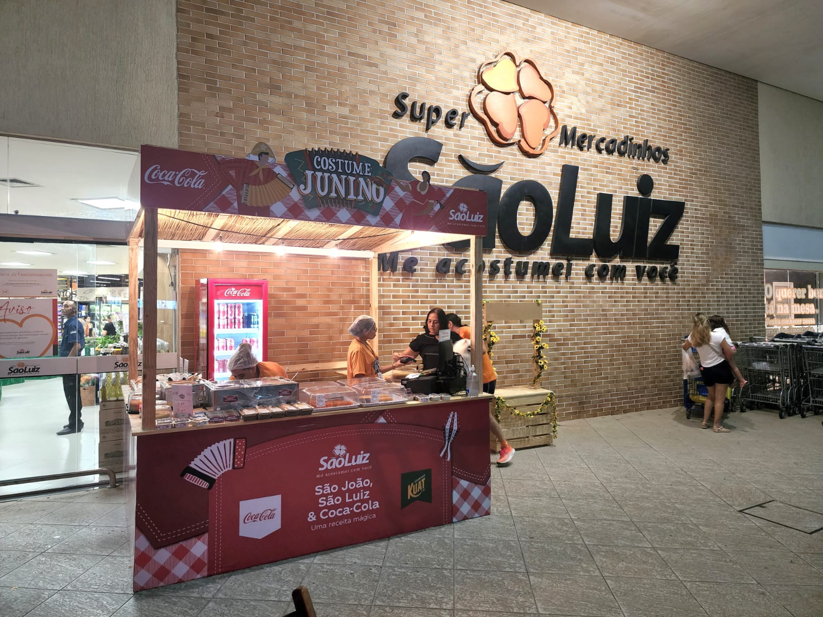 Mercadinhos São Luiz realiza ação especial com barraquinhas juninas em suas lojas