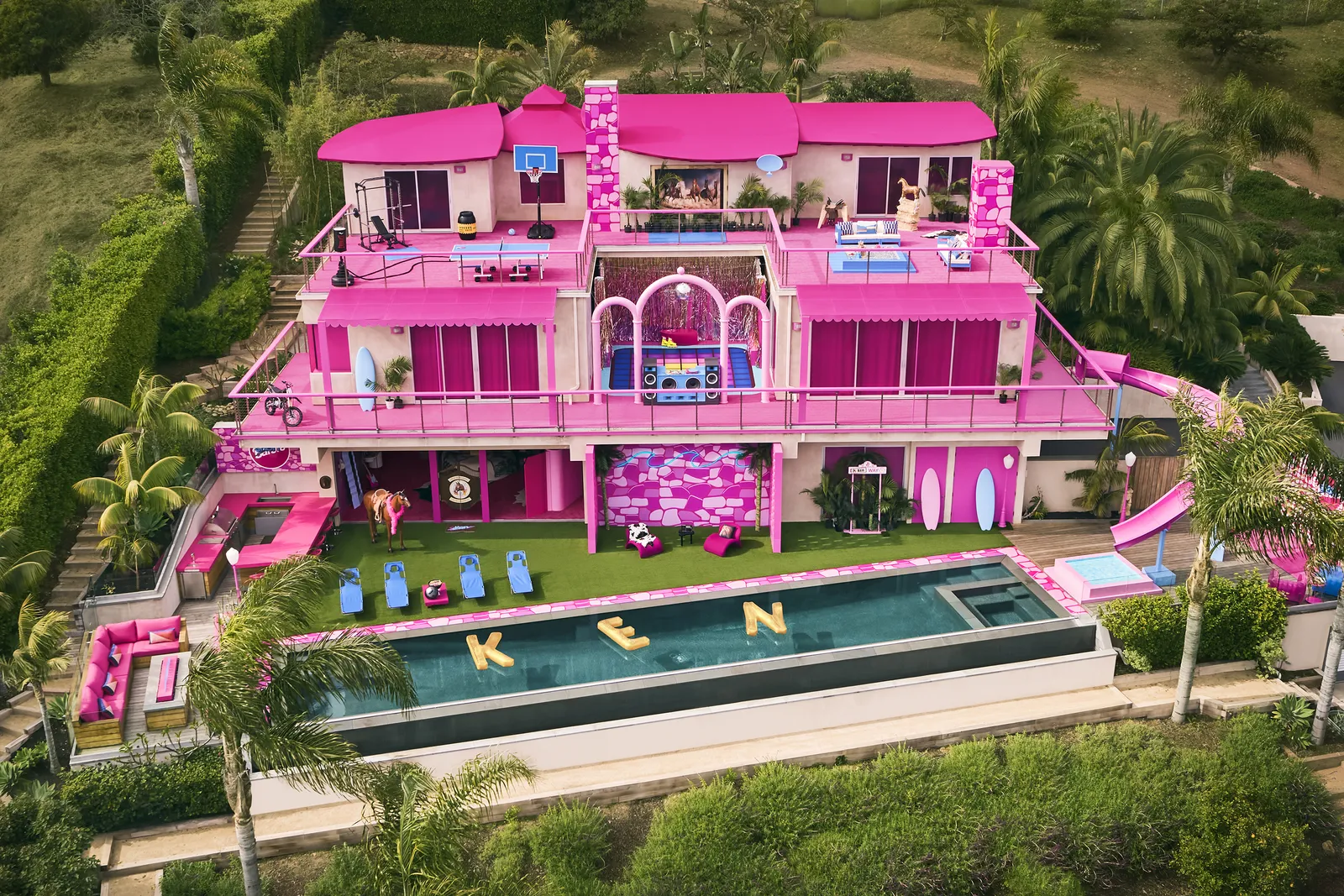 Mansão da Barbie em Malibu estará disponível para alugar pelo Airbnb