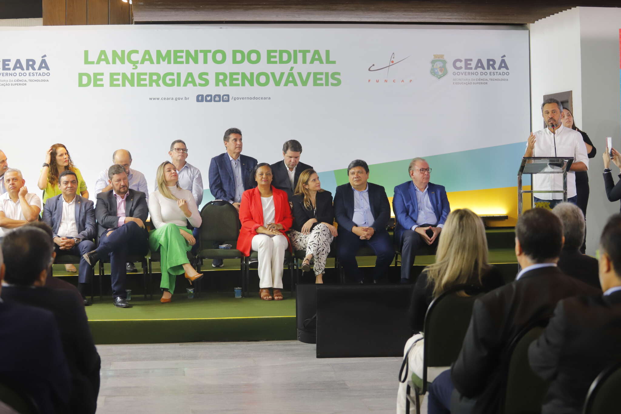 Para reforçar pesquisas em energias renováveis, Funcap lança edital de até R$ 16 milhões