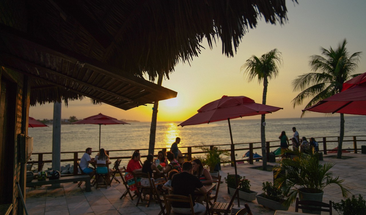 Com requalificação de espaços públicos, Fortaleza ganha novos polos gastronômicos de comida de rua