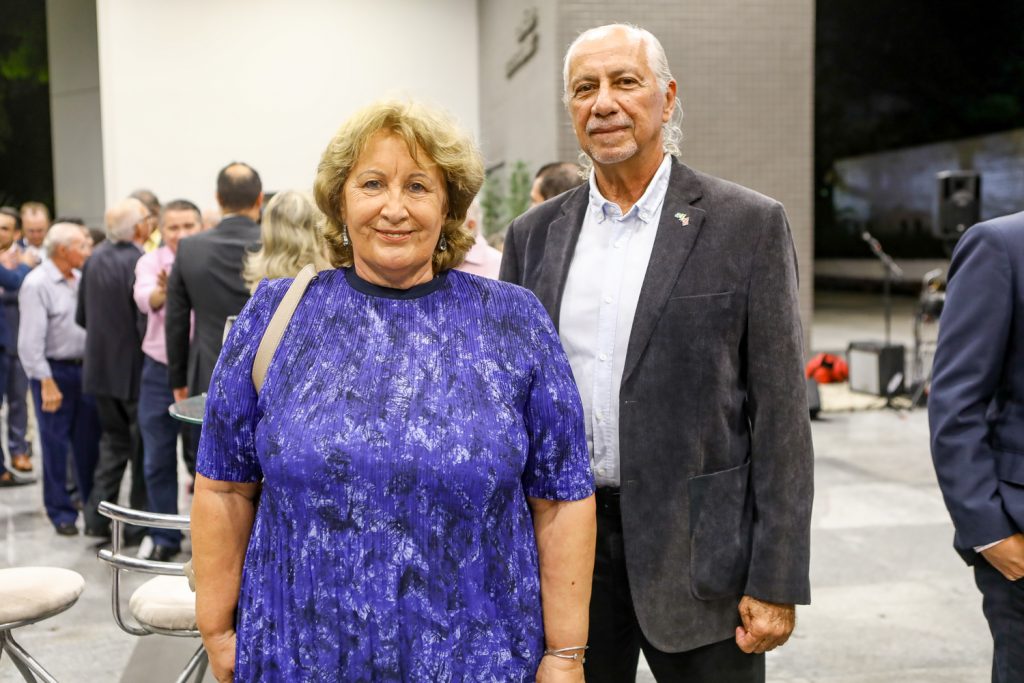 Anete E Marcos De Castro