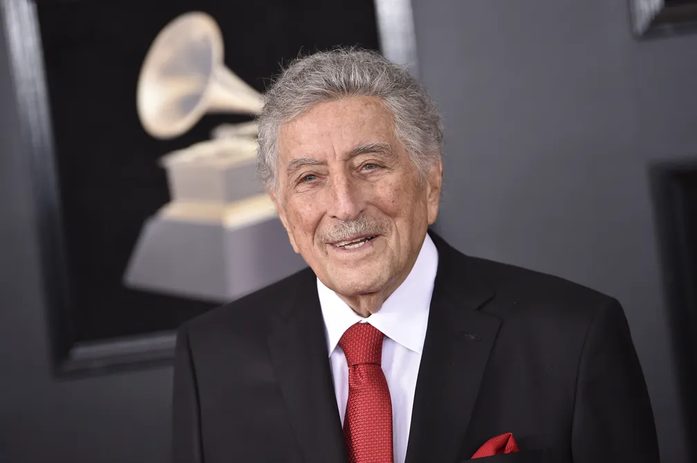 Tony Bennett, lendário cantor norte-americano, morre aos 96 anos