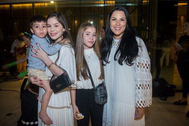 Rá-tim-bum - Silvinha de Castro e Rafael Leal comemoram o terceiro aninho do herdeiro Gabriel