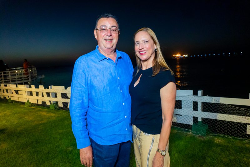 Happy Birthday - Em clima de total alegria, Gabrielle Freire celebra a nova idade no Iate Clube