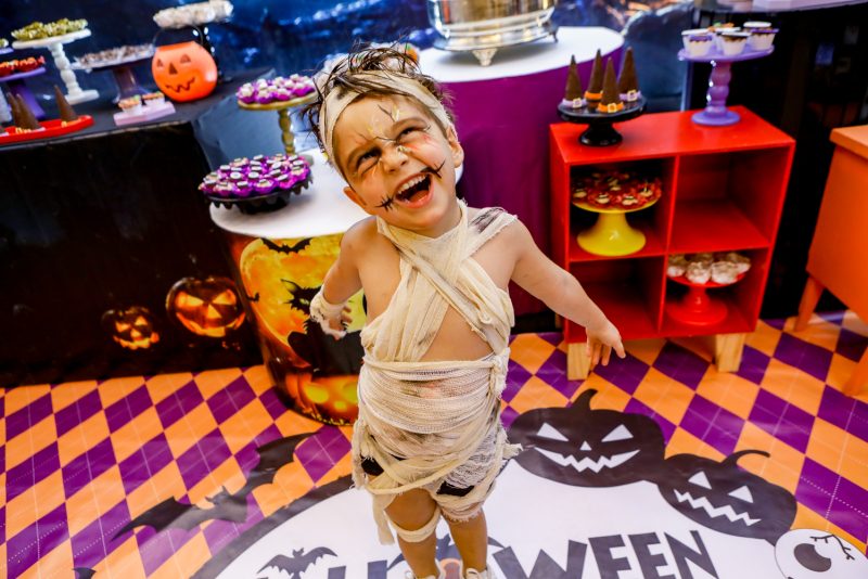 4 aninhos - Brincadeiras e muita diversão dão a tônica da sessão parabéns do pequeno Artur Da Fonte