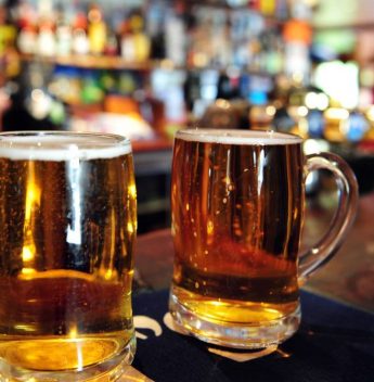 Setor de bares e restaurantes alerta para alta de até 10% nos preços com fim da escala 6×1