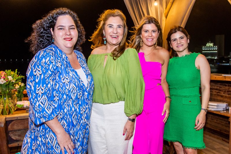 sessão parabéns - Michelinne Pinheiro celebra a chegada da nova idade no Iate Clube de Fortaleza