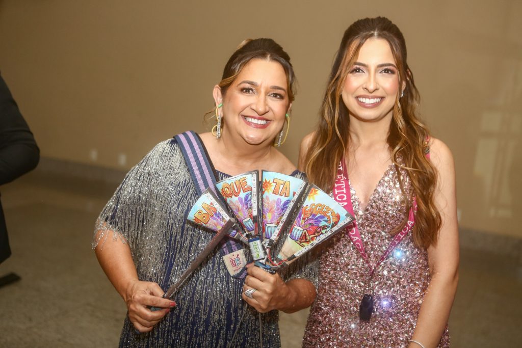 Claudia E Julia Araujo