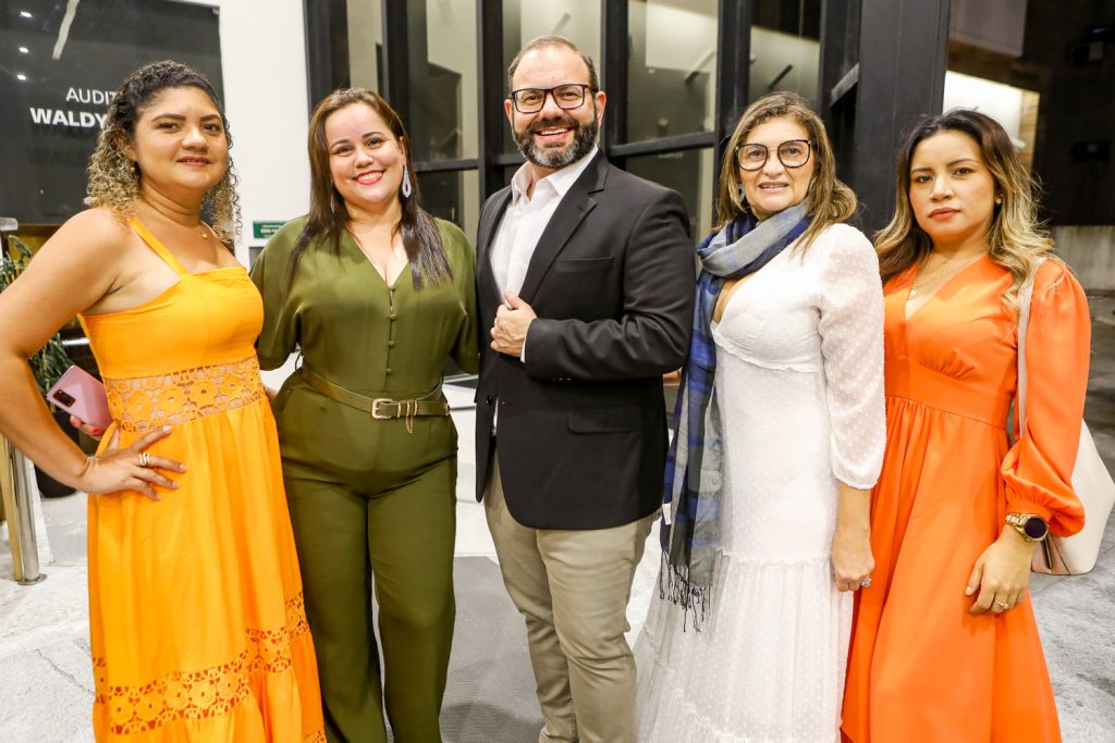 Edilane Santos, Fernanda Leite, Victor Costa, Lucia Ribeiro E Georgea Rios