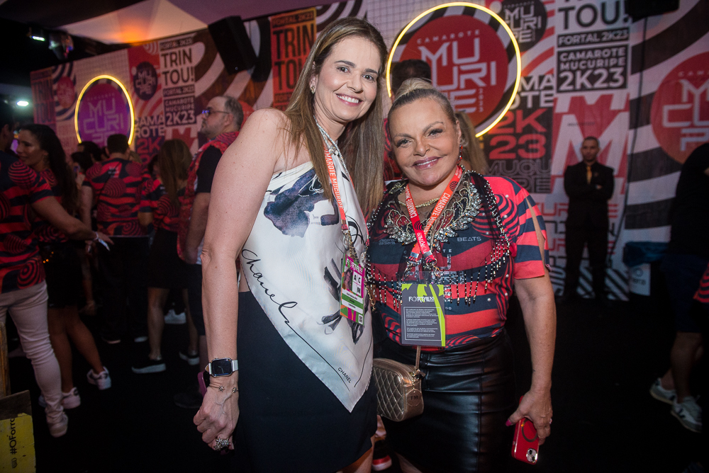 Elise Magalhães E Thea Moreira