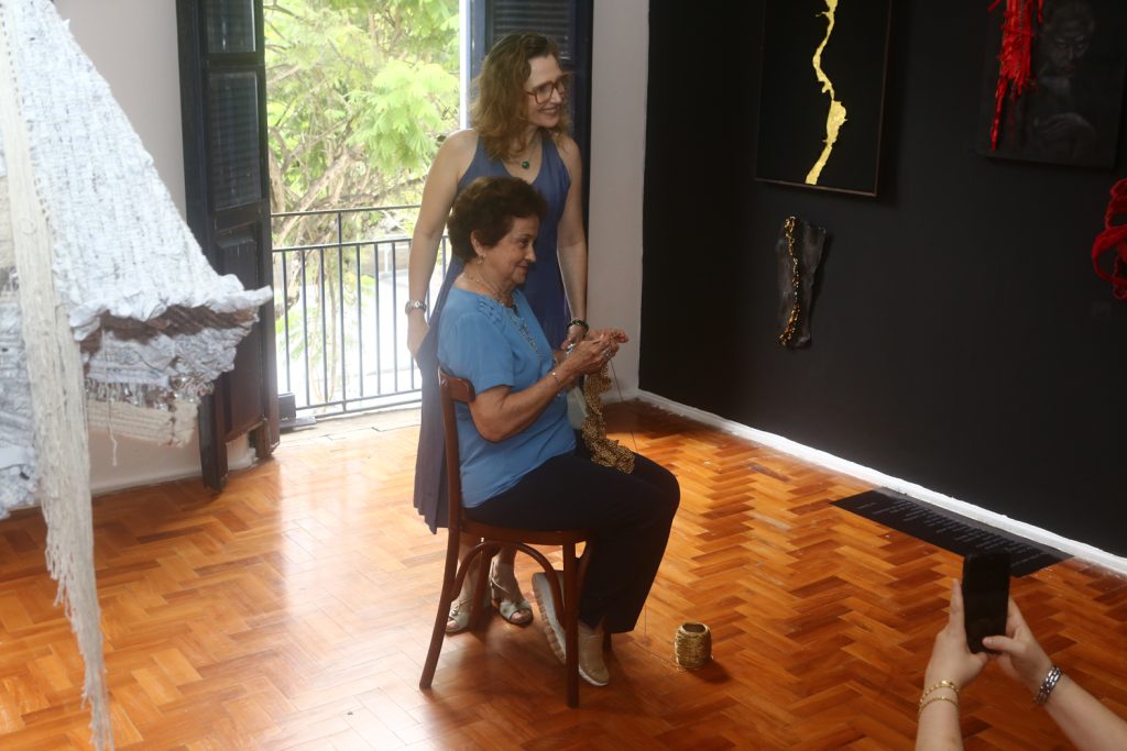 Exposiçã Oque Nos Ilumina (30)