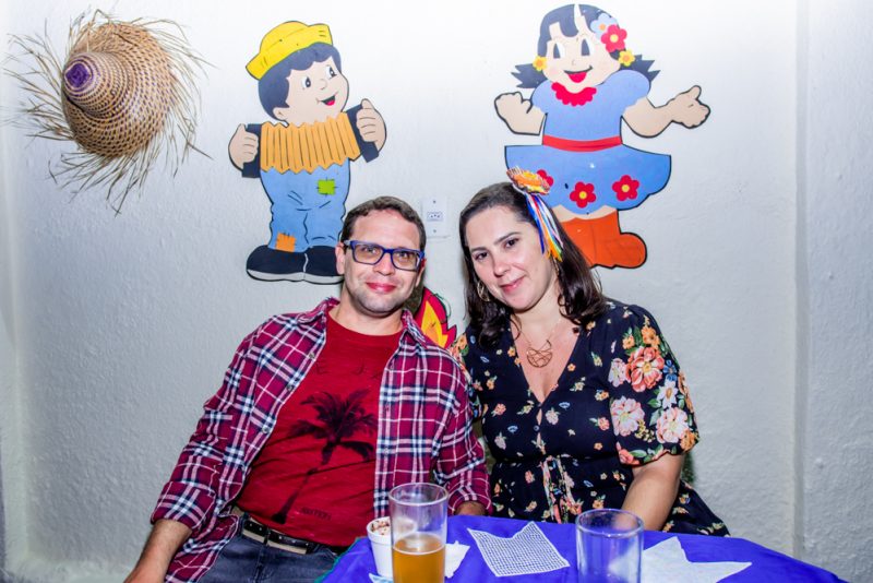 São João - Capitão Anderson Valença reúne amigos para um divertido arraiá em sua residência