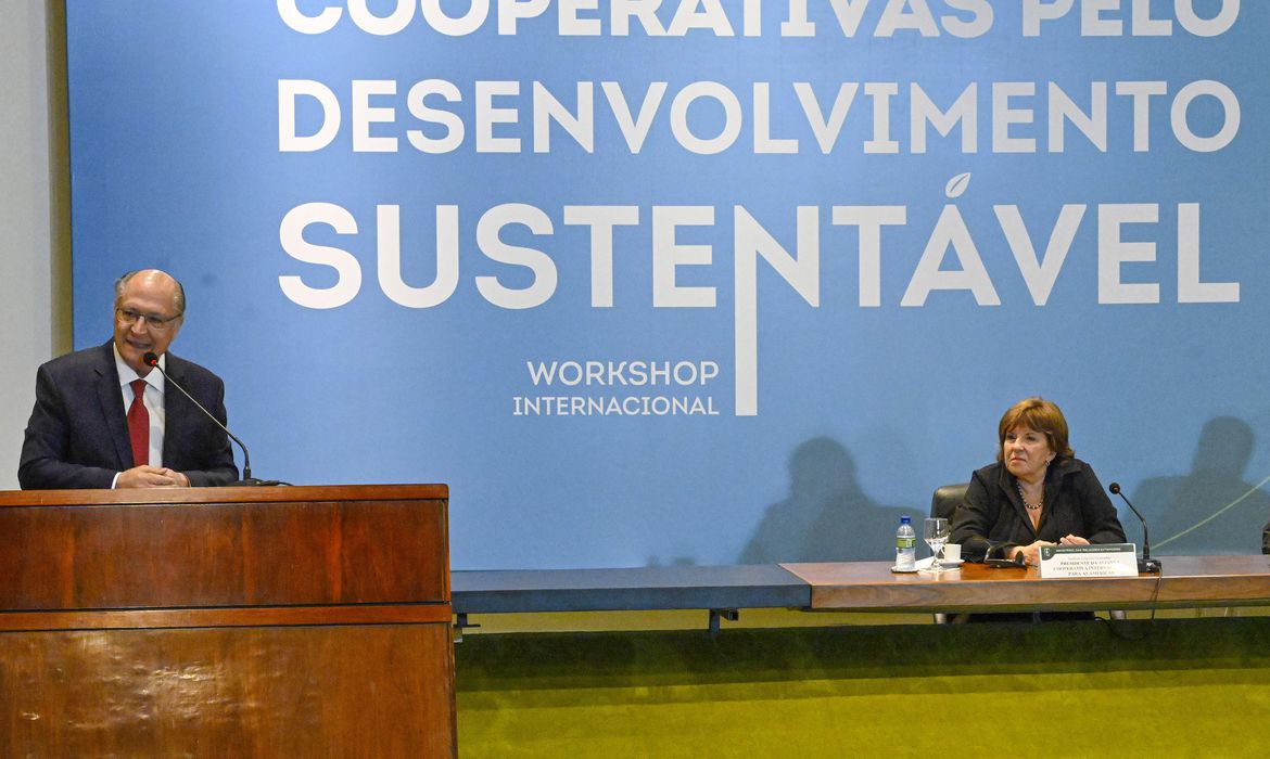 Alckmin defende fortalecimento do cooperativismo no país