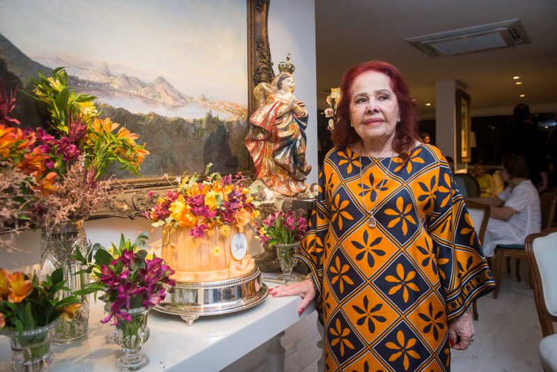 CHIC E INTIMISTA - Ítala Ventura comemora seu aniversário em meio ao carinho de familiares e amigos