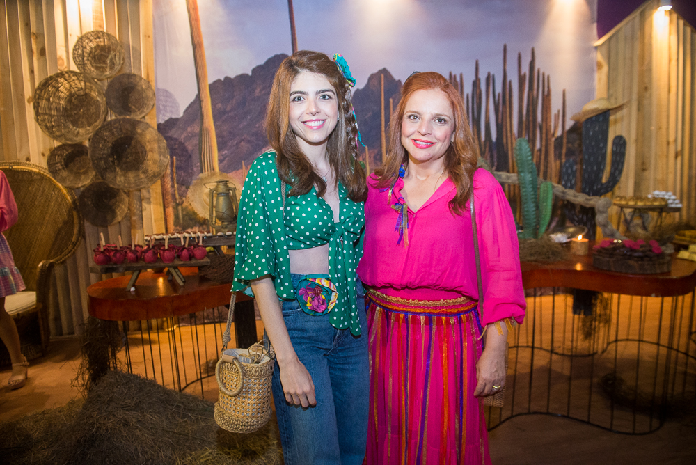 Jessica Bezerra E Raquel Alvares