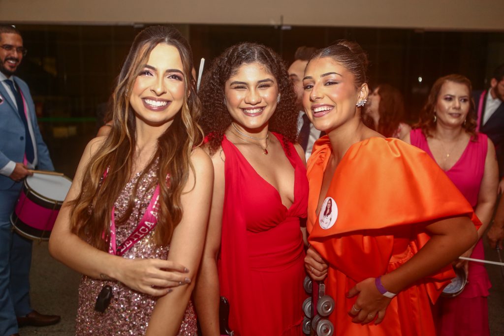 Julia Araujo, Maria Aquino E Marina Freire
