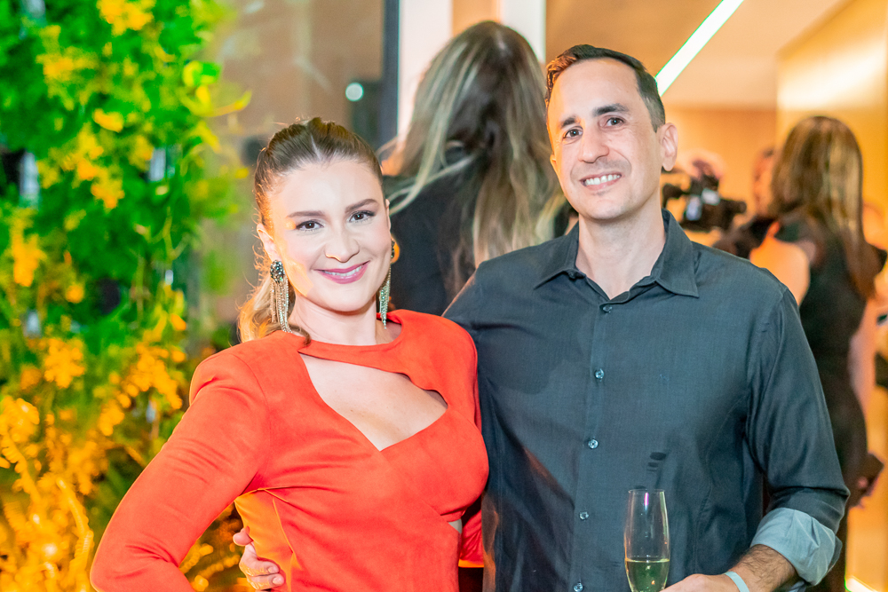 Karine Osterno E Tiago Lopes