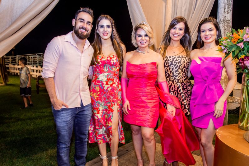 Brinde em dose dupla - Rejane Oliveira e Marize Castelo Branco comemoram aniversário no Iate Clube