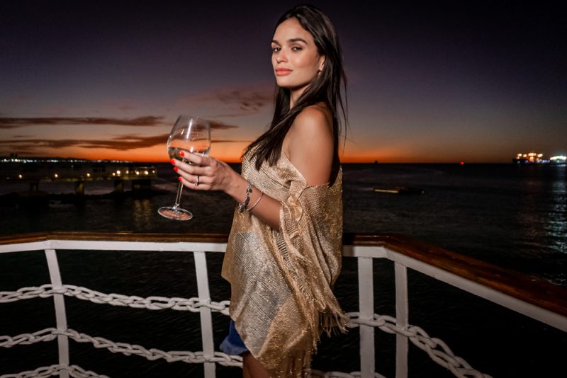 Happy Birthday - Mariana Albuquerque comemora aniversário no Iate Clube em clima de total descontração