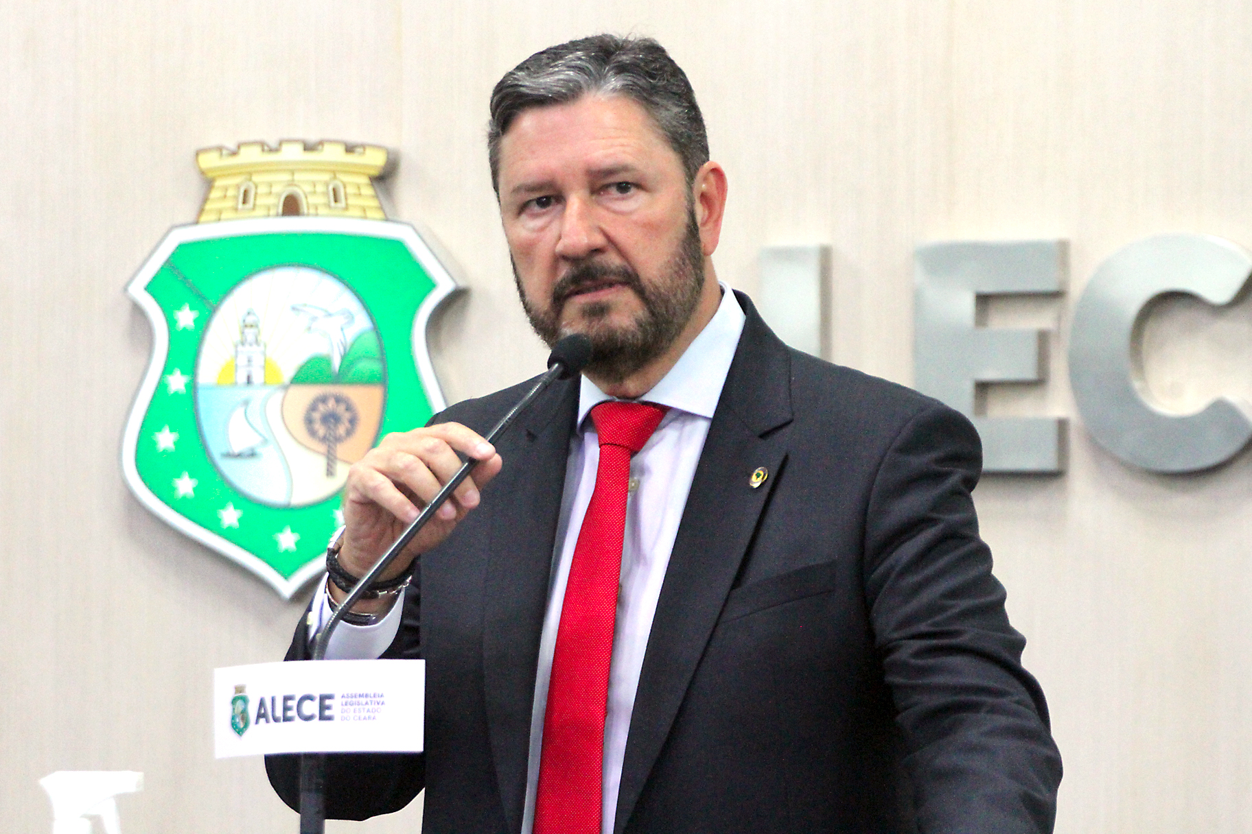 Romeu Aldigueri propõe lei para garantir notificação em tempo real de interrupções no fornecimento de energia no Ceará