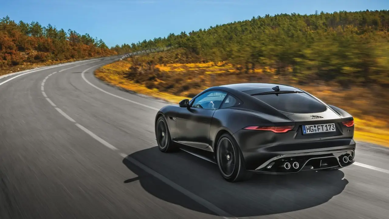 Último dos moicanos: Novo F-Type 75 é lançado como a última edição a combustão Último dos moicanos: Novo F-Type 75 é lançado como a última edição a combustão