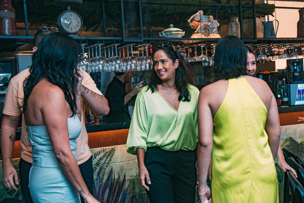 Rose Carneiro E Luciana Brasileiro