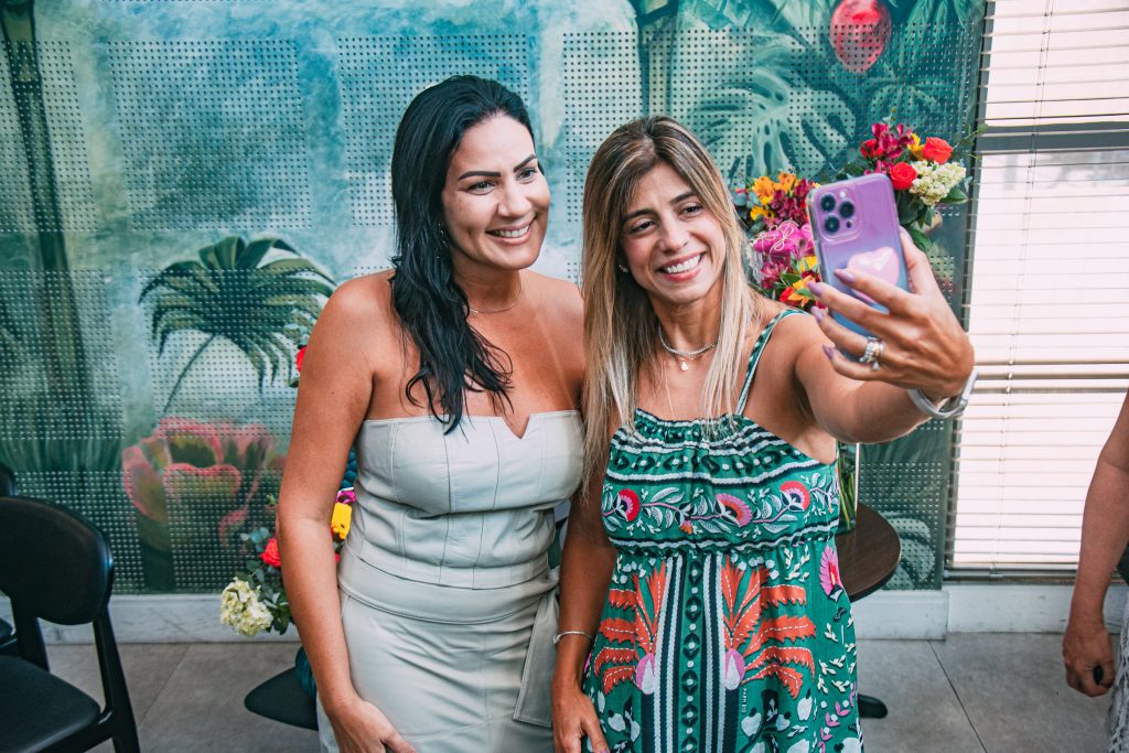 Rose Carneiro E Monica Freitas