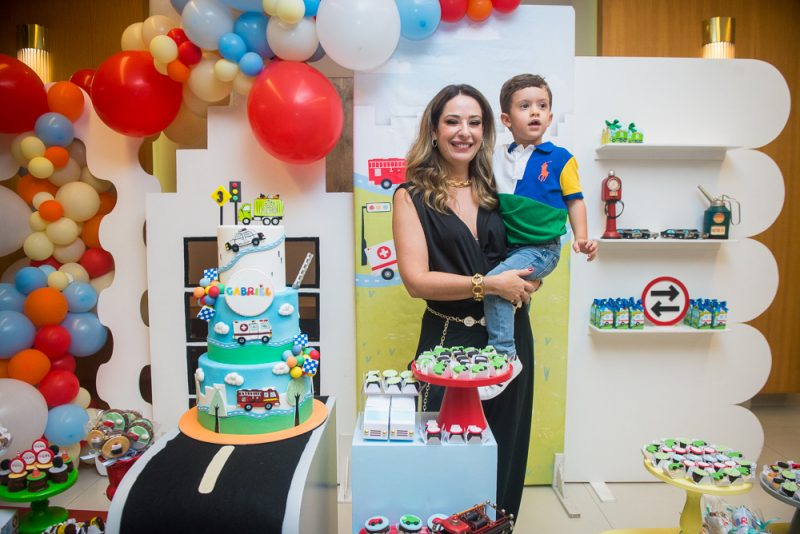Rá-tim-bum - Silvinha de Castro e Rafael Leal comemoram o terceiro aninho do herdeiro Gabriel