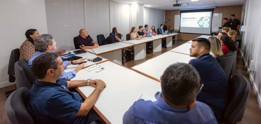 Sindserrarias promove debate sobre as legislações ambiental e trabalhista Sindserrarias promove debate sobre as legislações ambiental e trabalhista