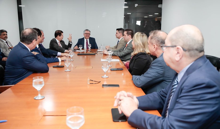 Bancada cearense no Congresso Nacional se reúne com ministro Alexandre Padilha em Brasília