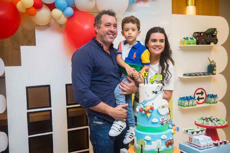 Rá-tim-bum - Silvinha de Castro e Rafael Leal comemoram o terceiro aninho do herdeiro Gabriel