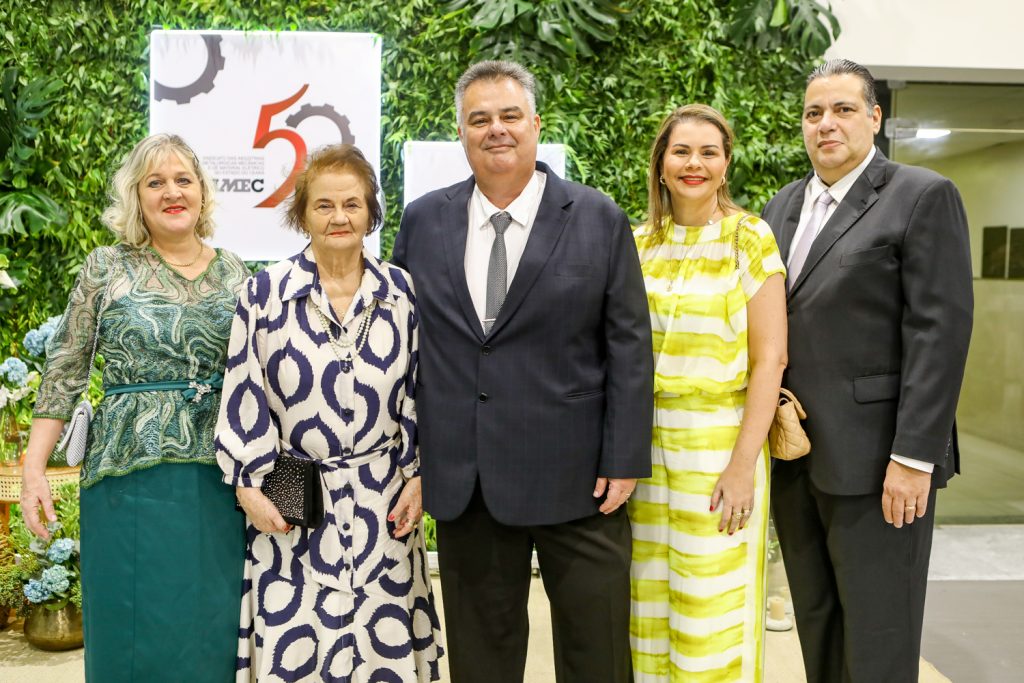 Viviane Barros, Ana Barros, Cesar Barros, Isabel Couto E Americo Timbo (1)